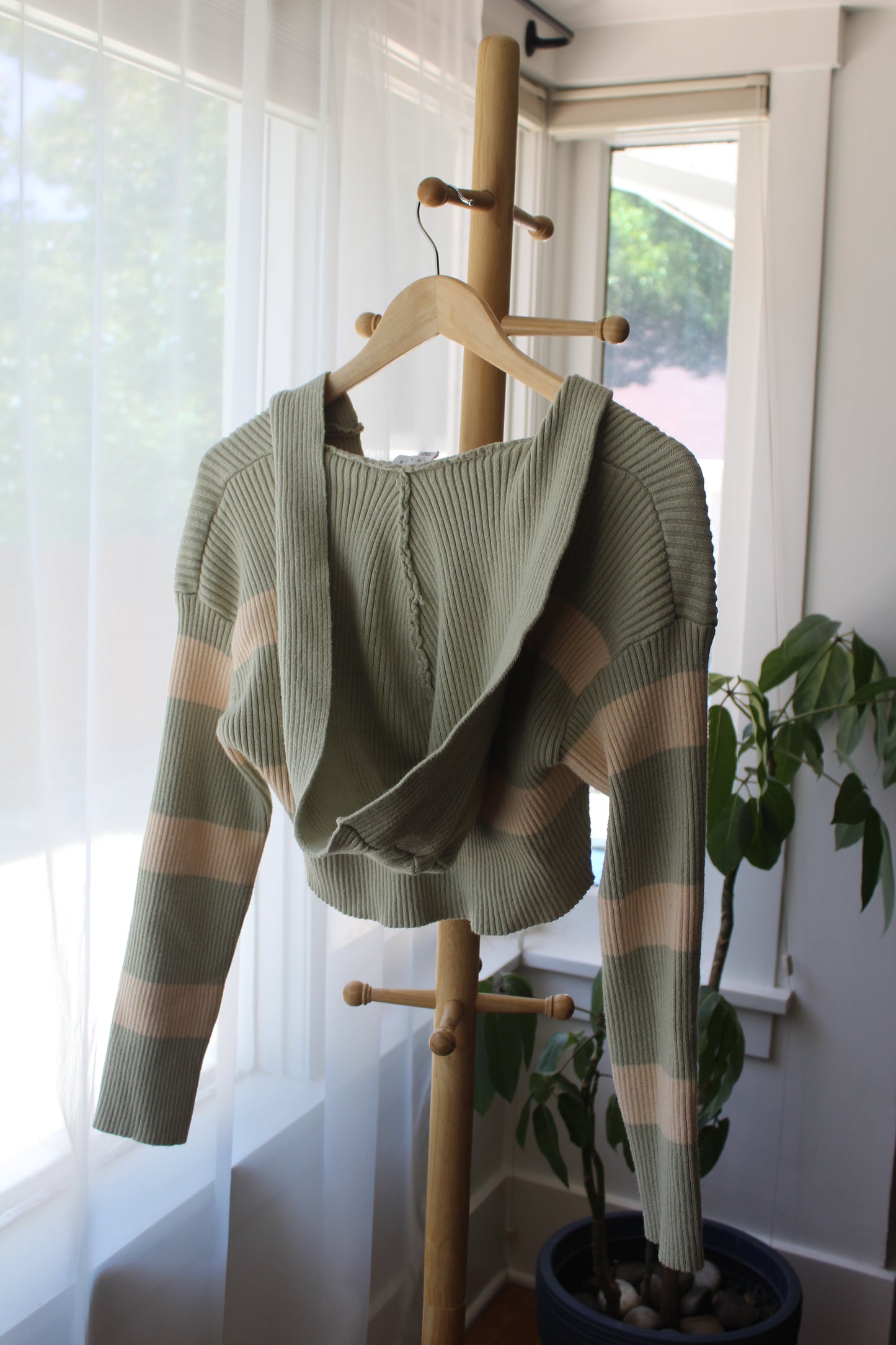 Green Cropped Knit