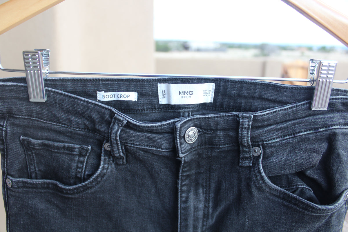 Black Cropped Jeans