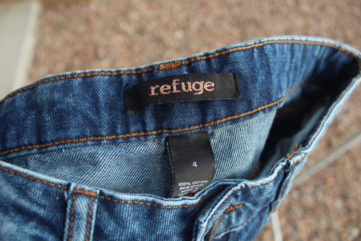 Refuge Distressed Jeans